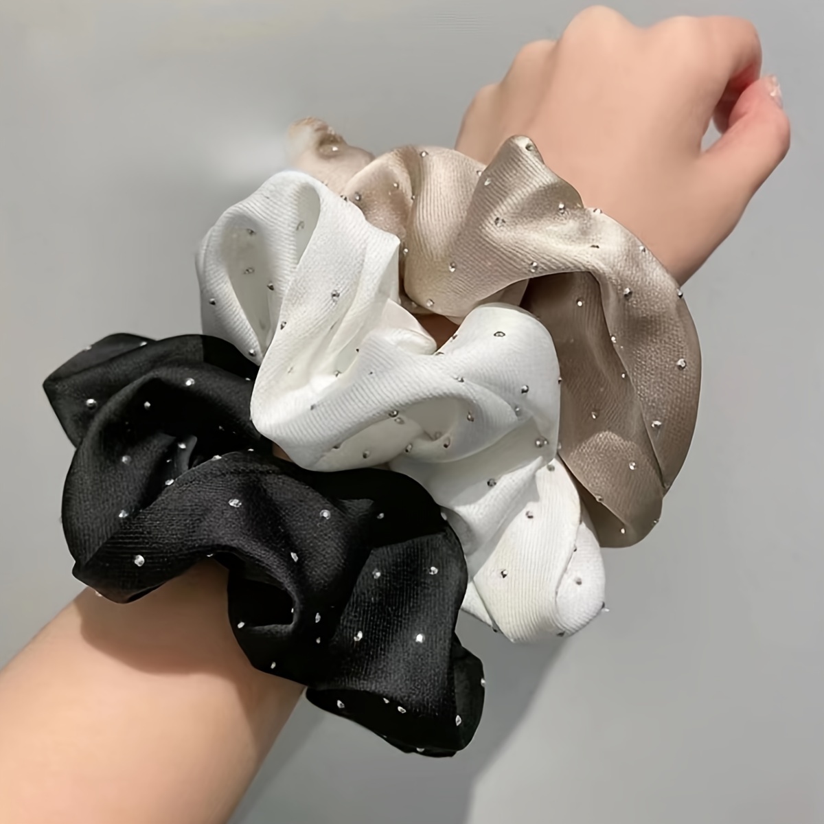Travel Accessories Aesthetic - 모조 다이아몬드 장식 새틴 스크런치, 포니테일
